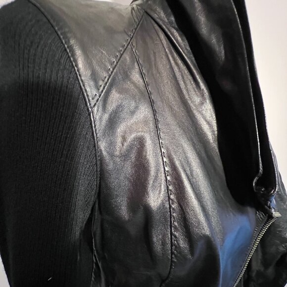 Vince Women's Black Leather and Wool Short High Collar Modern Jacket Sz Med - Picture 5 of 16